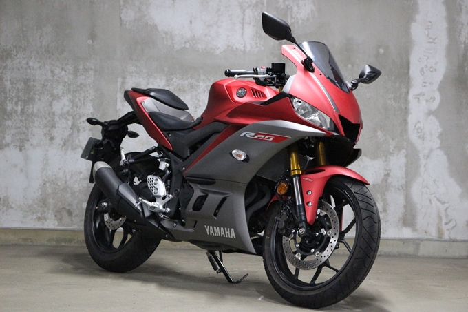R25